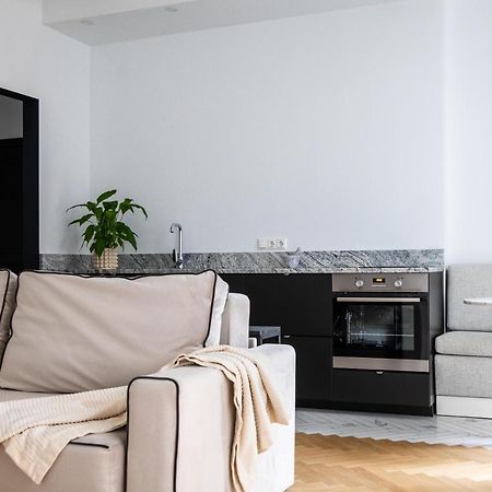 Miro Rooms French - Quiet Chic, Free Private Parking Riga Extérieur photo